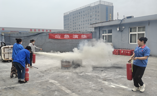 以練筑防 江昕科技安環(huán)辦開(kāi)展 夏季消防實(shí)戰(zhàn)演練
